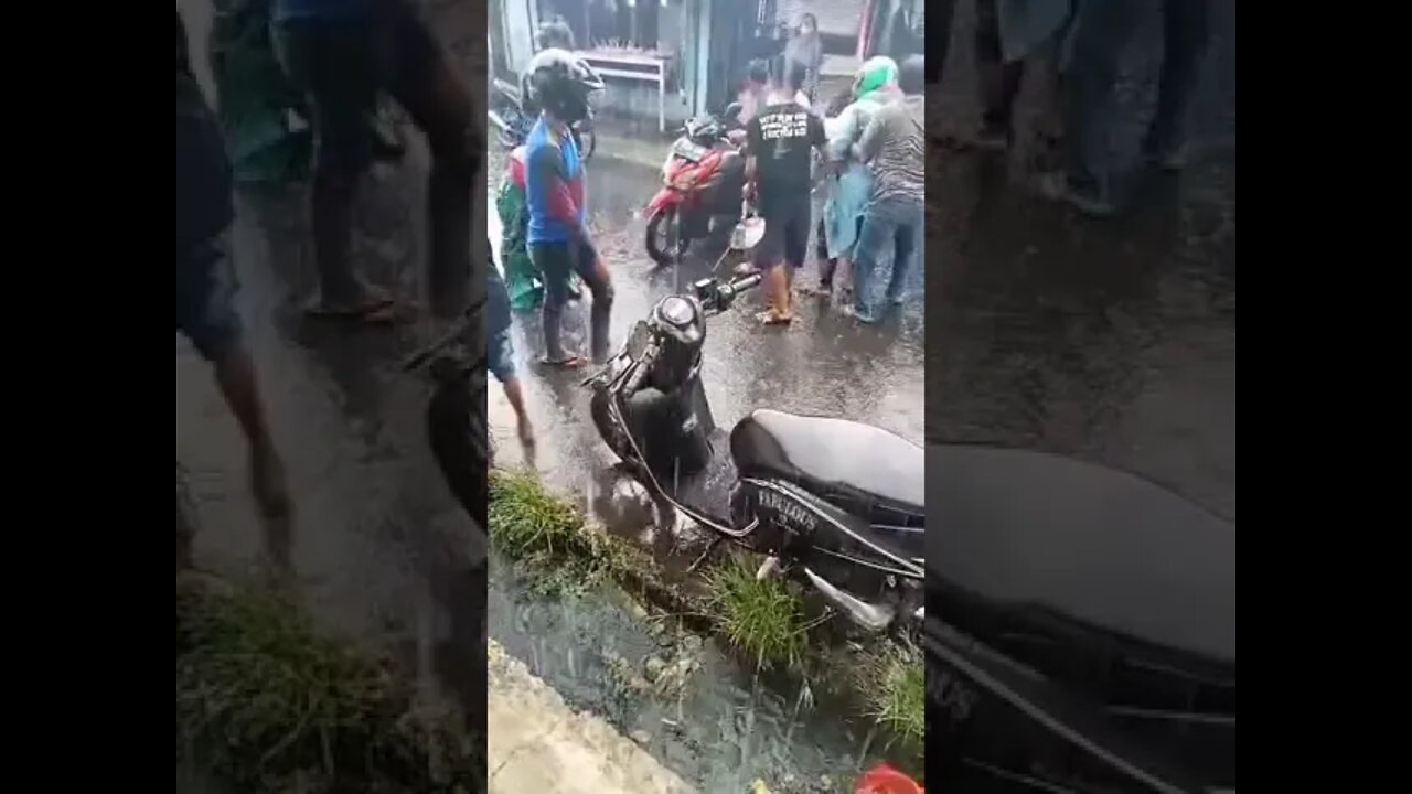 sepedah motor terguling