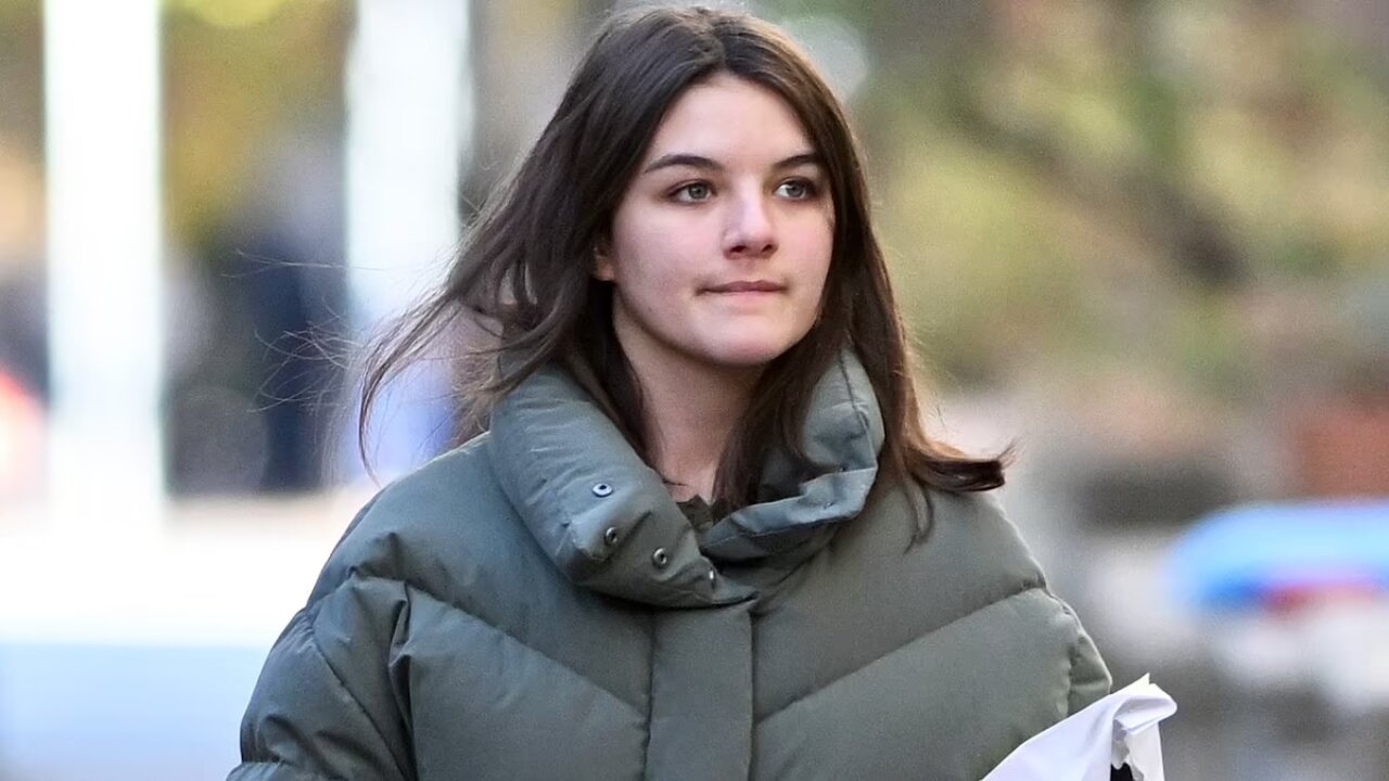 Suri Cruise Visits NYC for Thanksgiving Break | Katie Holmes News