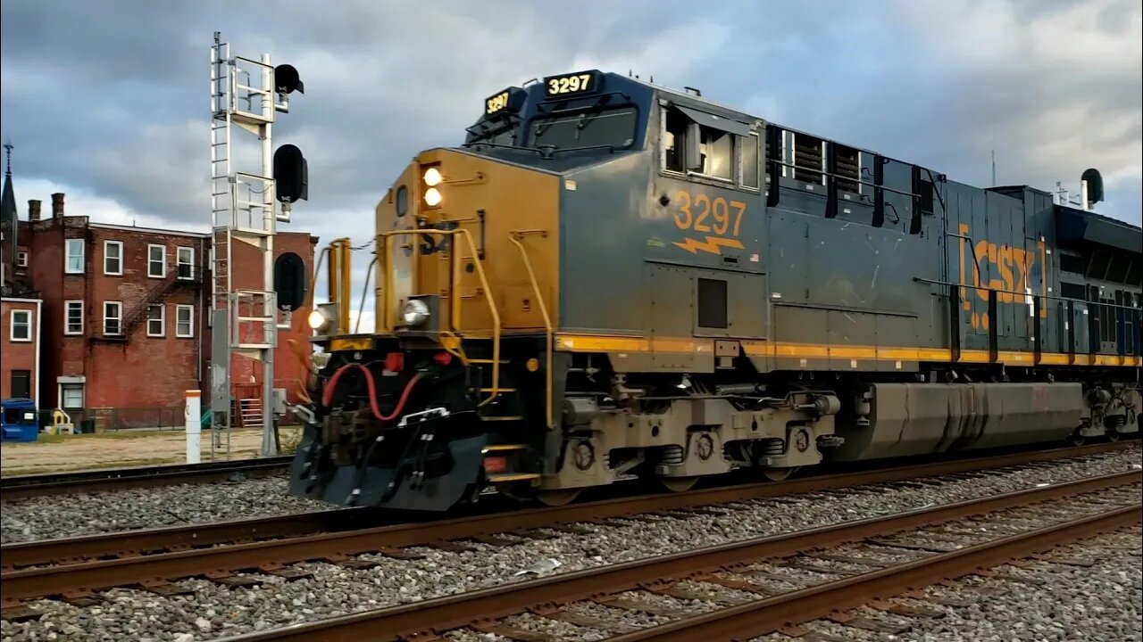 CSX 3297, the chase is on... 11 oct 2020