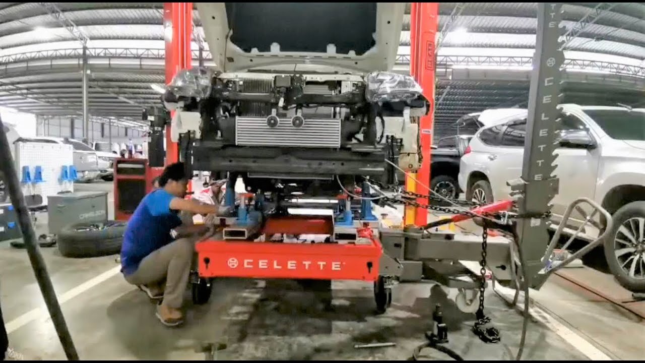 Mitsubishi Pajero Sport collision repair on-job training with Celette dedicated jig system