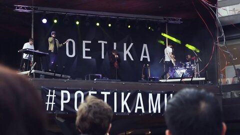 Poetika - Múza (Náměstí republiky)