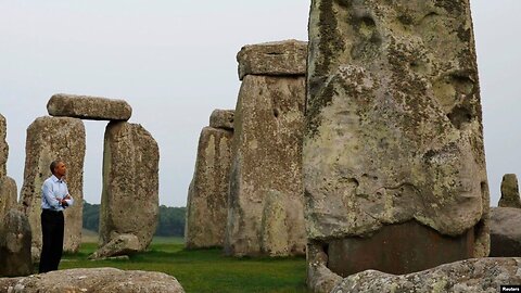 FAKE STONEHENGE FAKE PRESIDENT