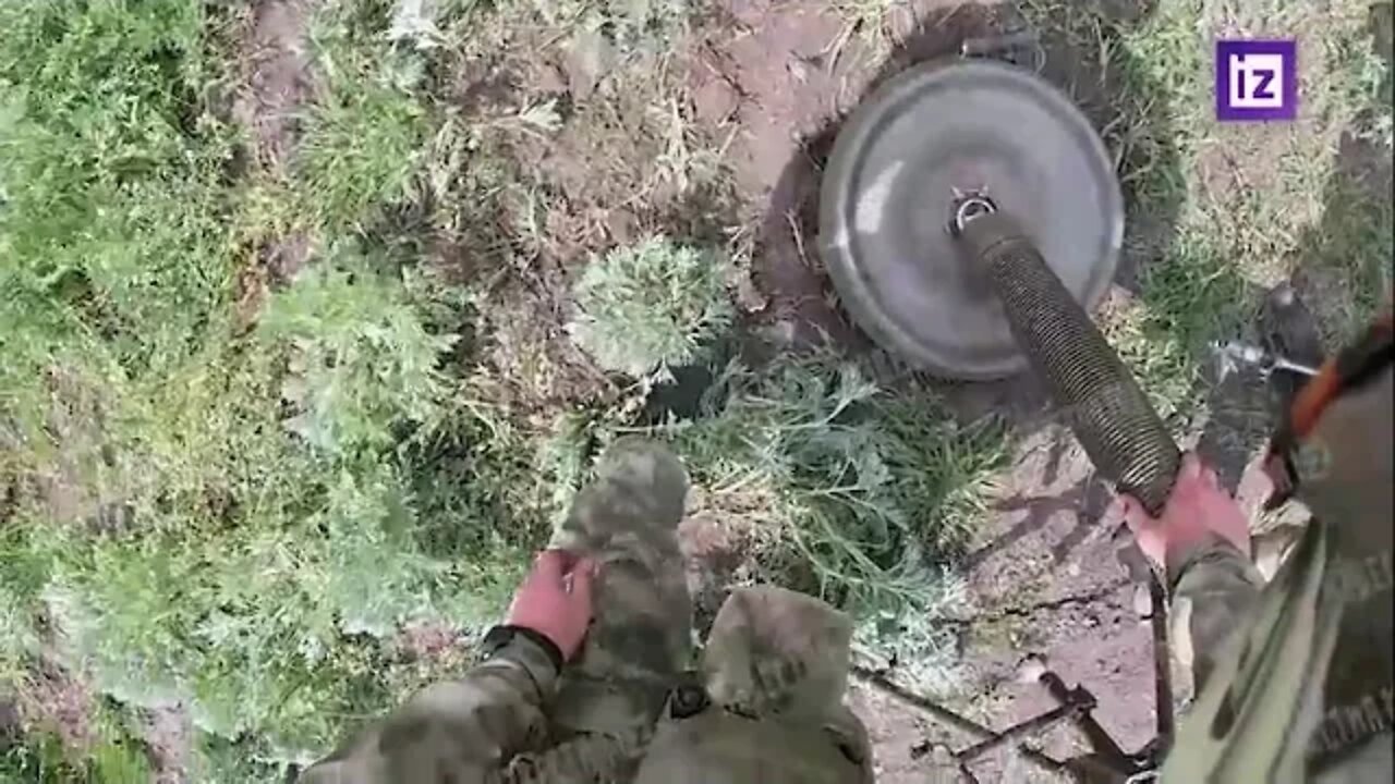 Footage Of Russian Mobile Mortar Crews In Action In The LPR