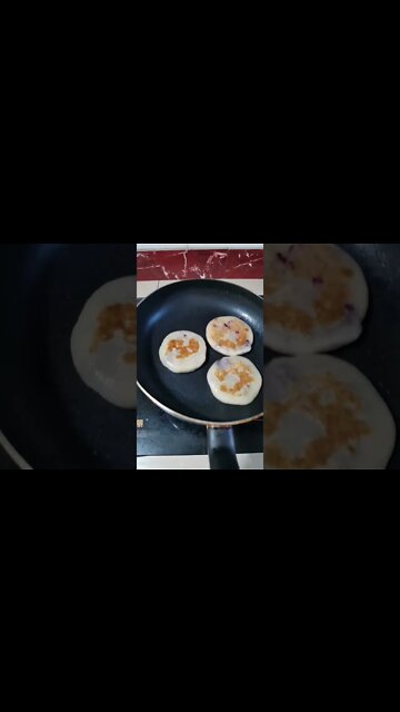 紫薯糯米煎饼。Purple Potato and Glutinous Rice Pancakes