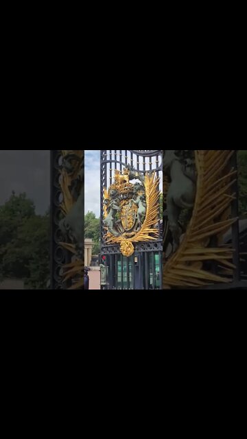 armed police buckingham palace #buckinghampalace