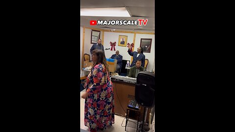 Even though No foot pedal… the show must go on 🎶🎵#jesuspromised