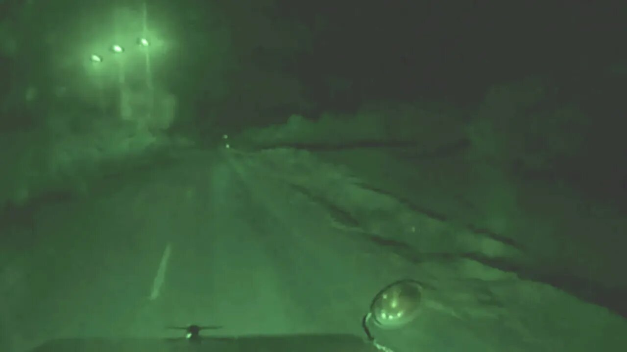 UAP Caught on dash Cam By truck driver 3 AM￼ July 28, 2022 in the middle of nowhere￼