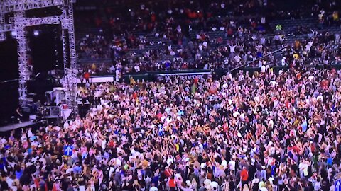 SoCal Harvest 2021 say Sinners prayer with Pastor Greg Laurie