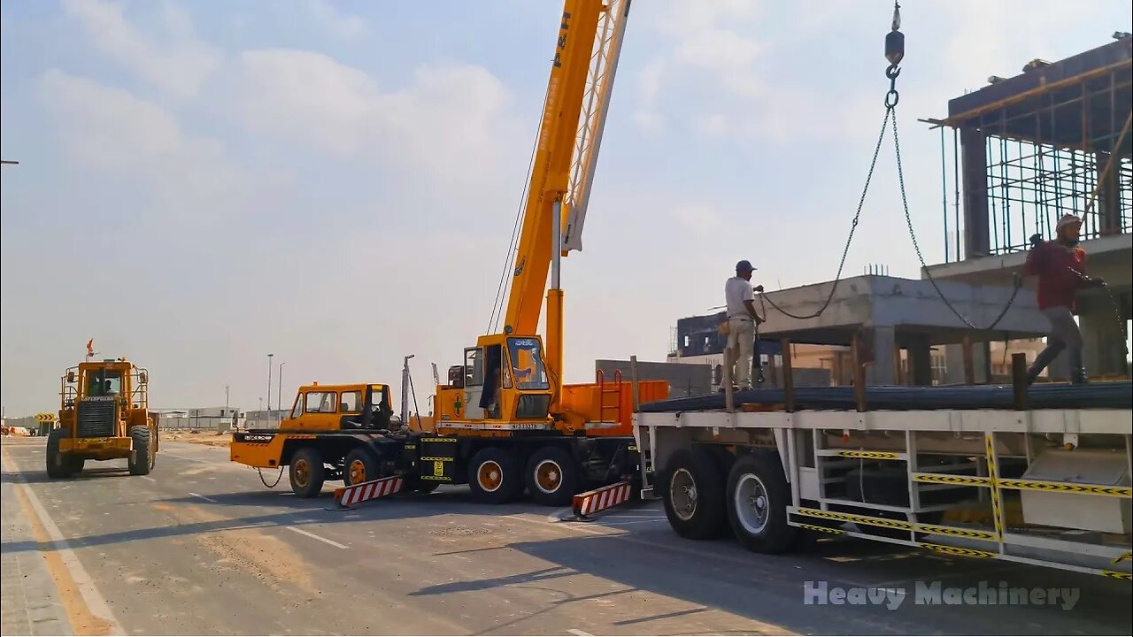 crane offloading steel