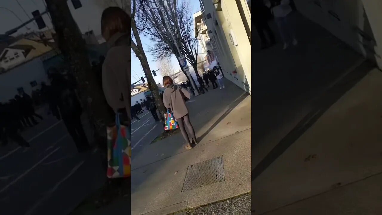 (Mirrored Upload) Patroits attacked by mobs in Olympia