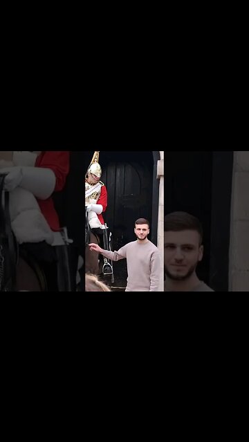 get off guard shouts #horseguardsparade