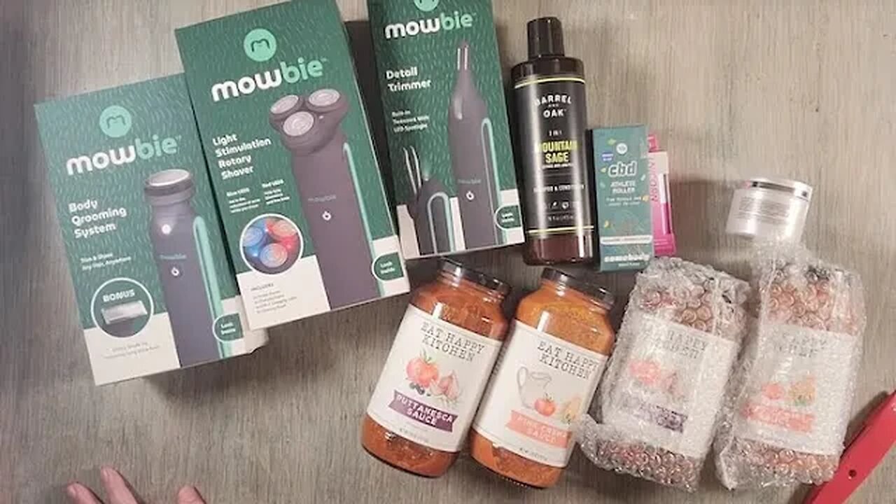 Paltrobox #074: Mowbie, Barrel & Oak, Somebody, Unicorn Glow, FormRx Skincare & Eat Happy Kitchen