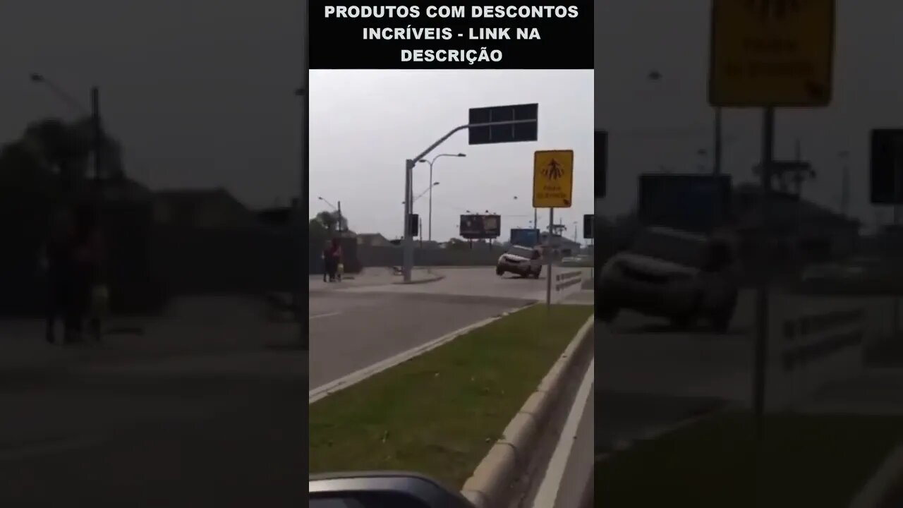 policial perdeu o controle e capota a viatura