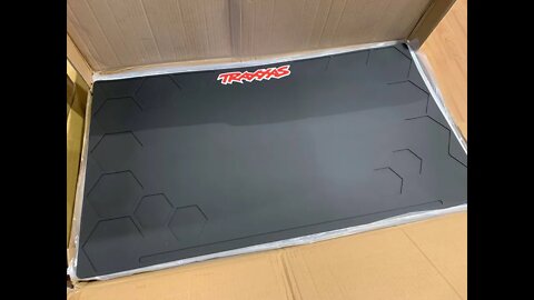 Bought the NEW Traxxas Heavy Duty Pit mat (version 2.0) #traxxas #pitmat