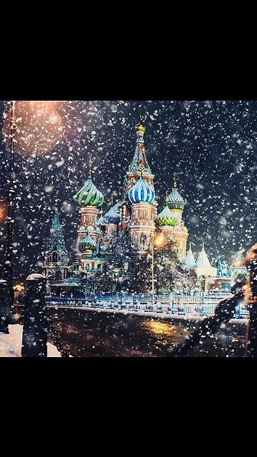 Снег на Красной площади.