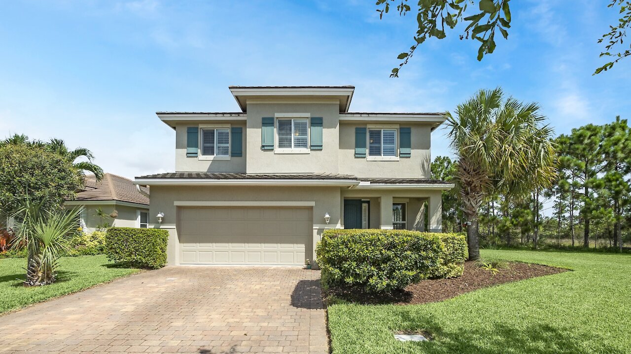 2028 NW Windemere Dr