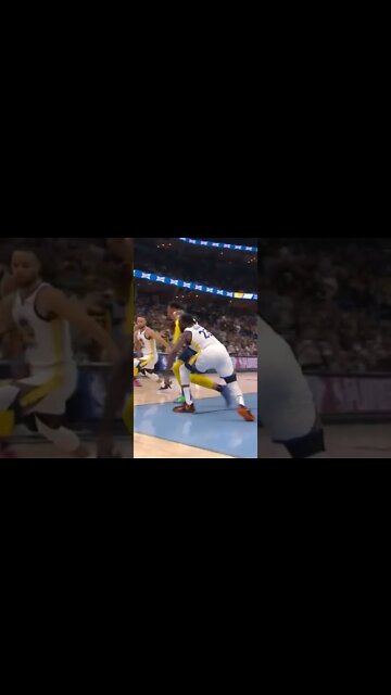 Draymond gets ELBOWED in the FACE!👀 #shorts