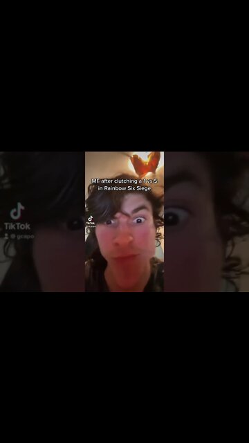 MF after they CLUTCH a 1 vs 5…😎😂 | #shorts #gaming #rainbowsixsiege