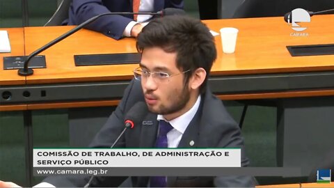 A esquerda quer elitizar o nosso mercado de trabalho!