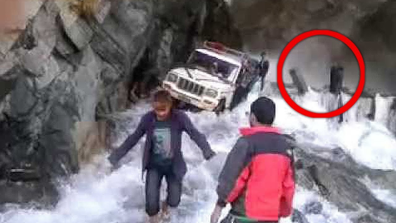 11 Insanely Dangerous Roads