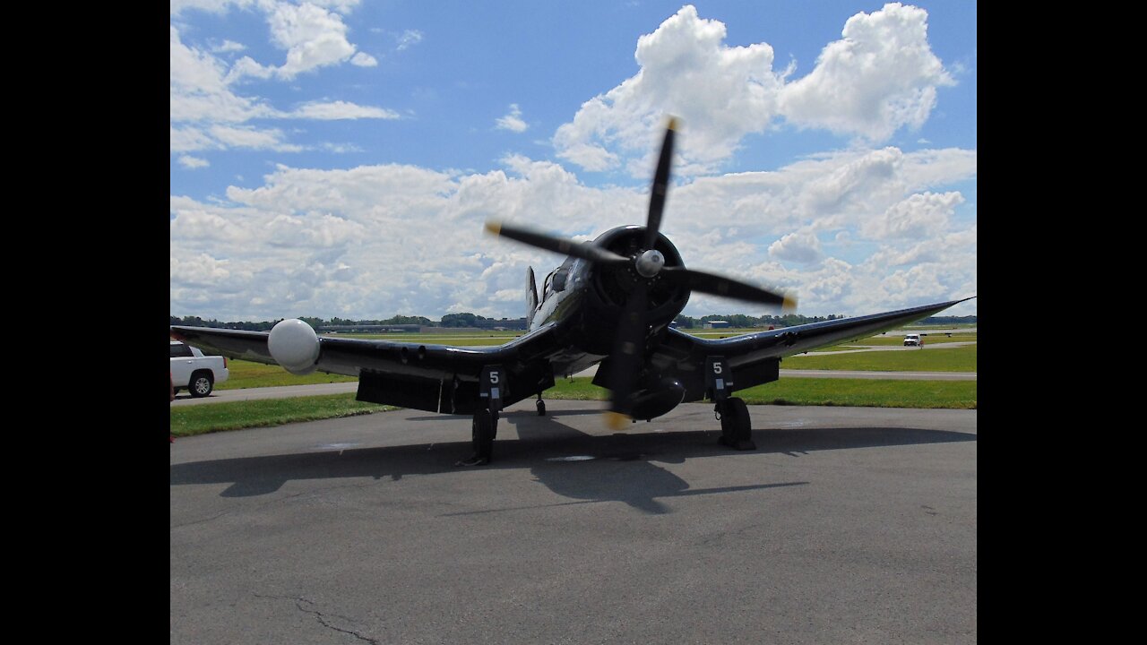 FG-1D Corsair (Goodyear made version of the F4 Corsair) WWII fighter starting & extending the wings