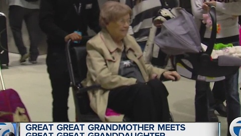 Busy Thanksgiving travel day ends with many happy reunions at Detroit Metropolitan Airport