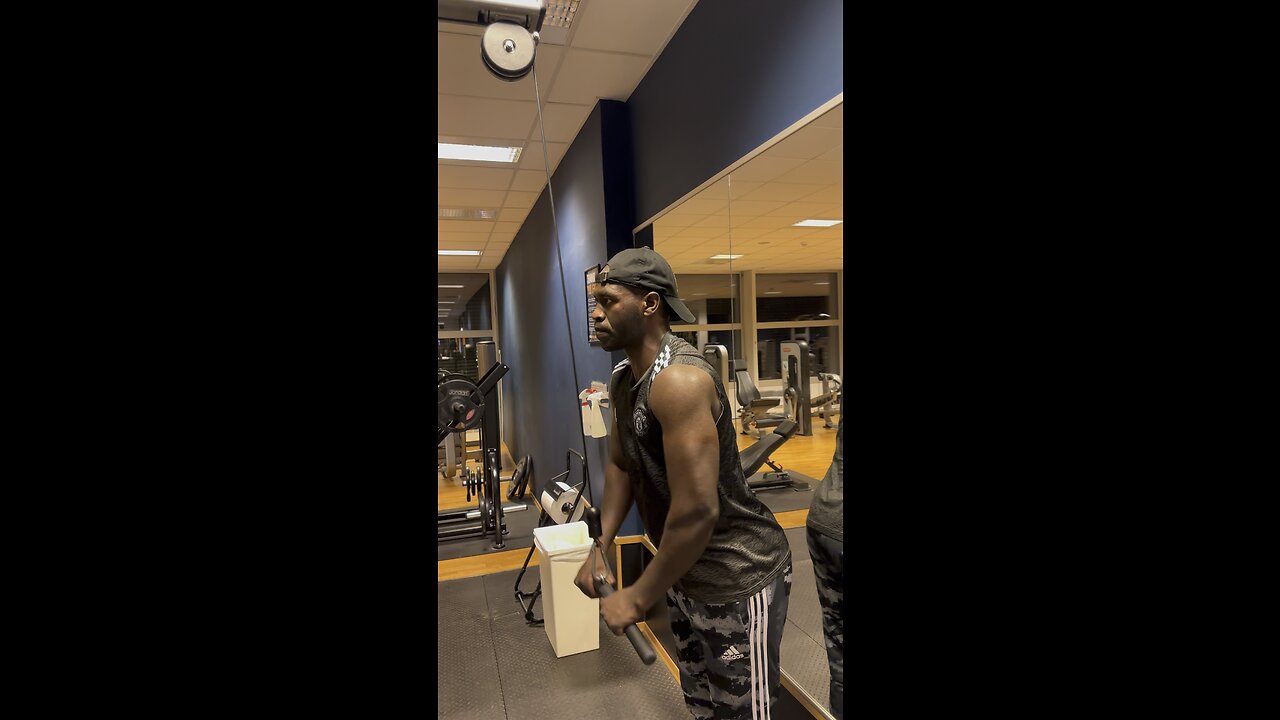 Tricep pulled down!
