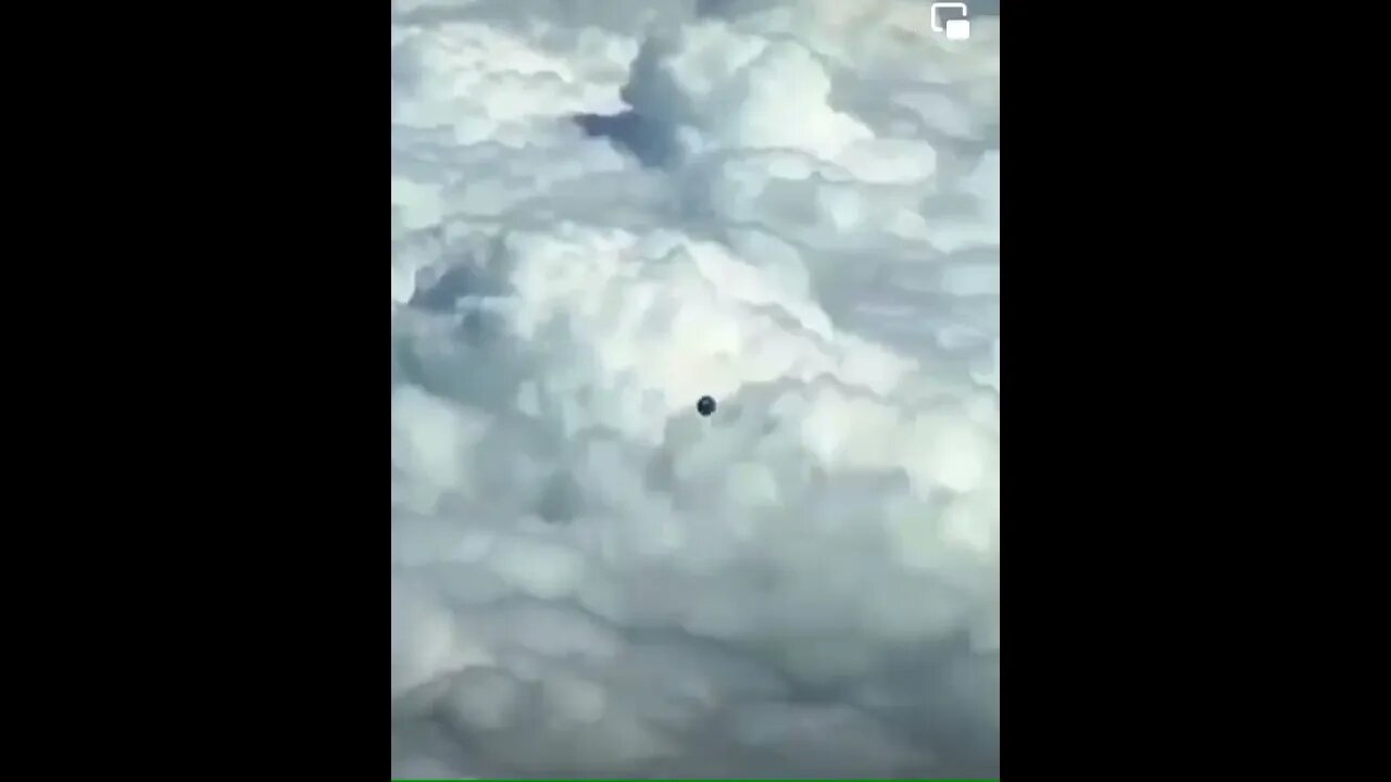 Shocked Pilot Captures Footage Of Cube Shaped UFO February 2022 #UFO #Ufo #Ufos