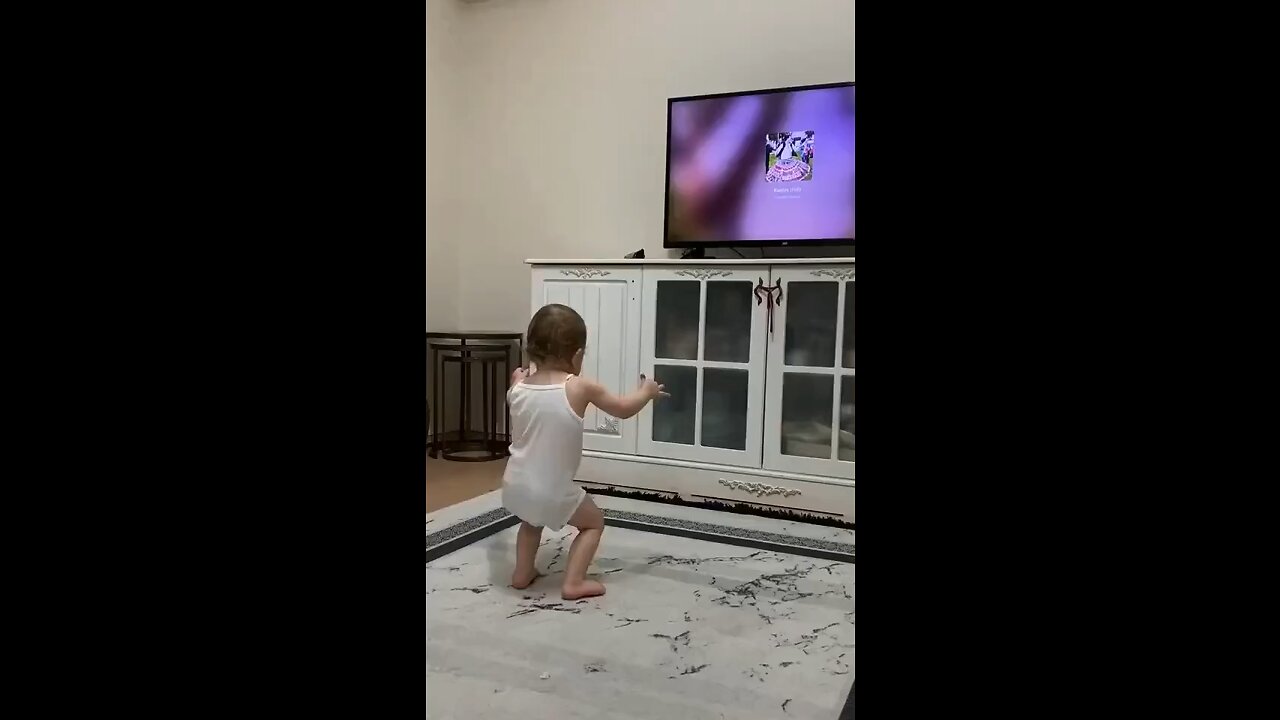Lol lol child funny dance must watch it