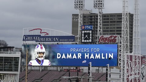 Former NFL Player Yo Murphy Breaks Down Over Damar Hamlin Injury