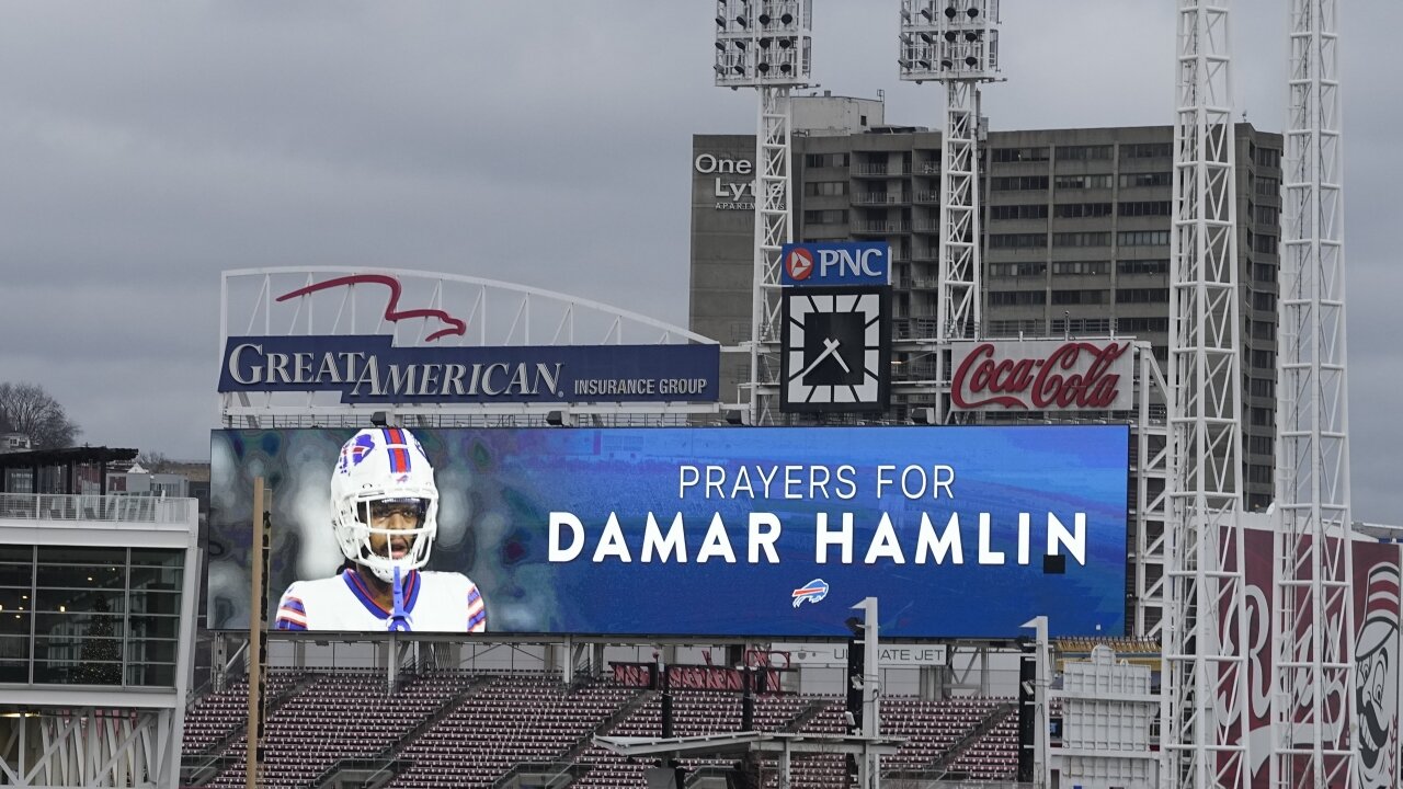 Former NFL Player Yo Murphy Breaks Down Over Damar Hamlin Injury