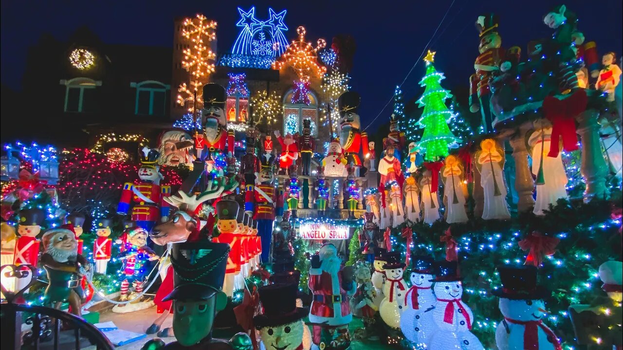 New York City Live: Christmas Spectacular in Dyker Heights Brooklyn 🎄🎅🏻