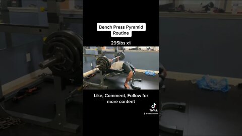 Bench press pyramid