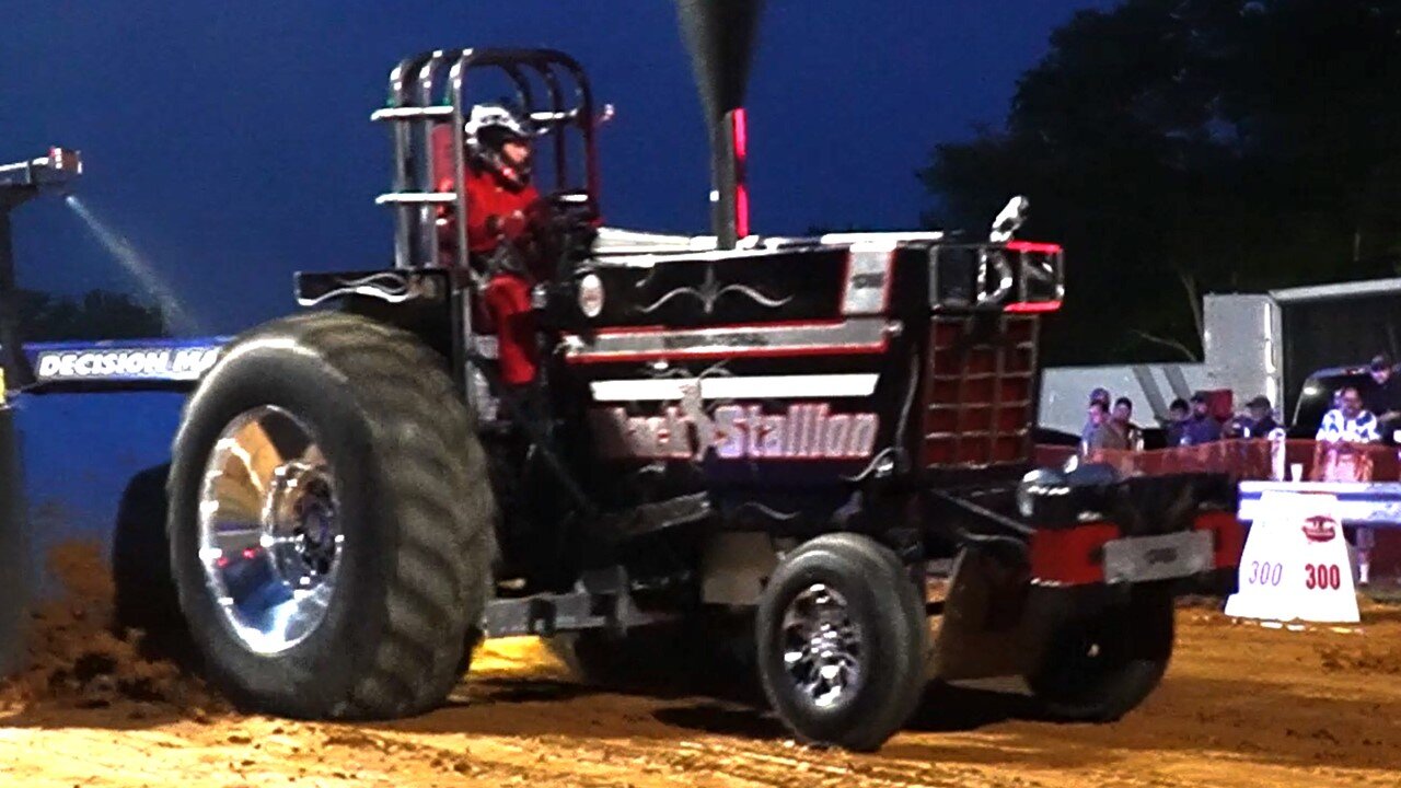 Hot Farm Tractors Williams Grove PA Pull-Off Productions