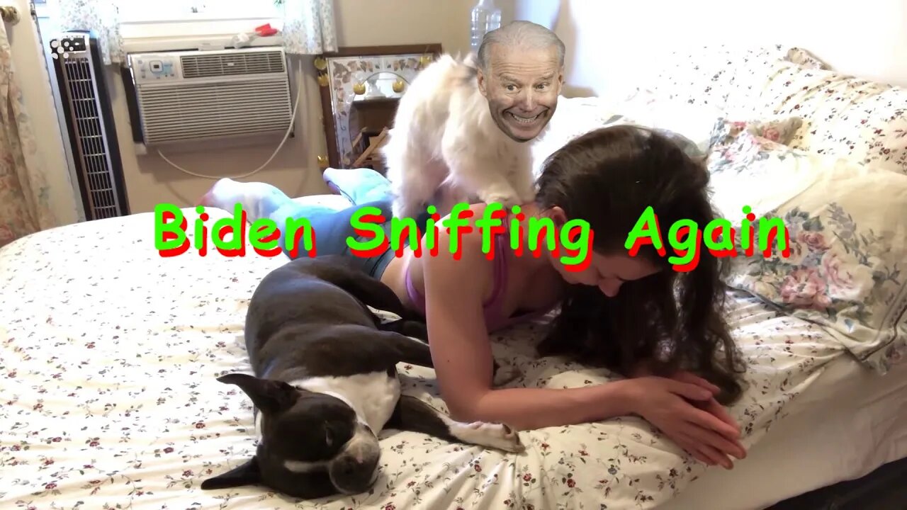 Biden Sniffing Without Caring About Bystanders