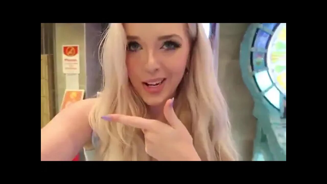 Lyssy Noel-I VISTED THE WORLDS LARGEST MCDONALDS ARCADE! *Edit*