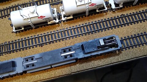 Athearn DD40 and the mystery of 15 inch radius part 2