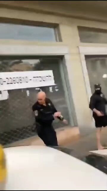 how a Shitraeli police kills and walks calmy if he wants