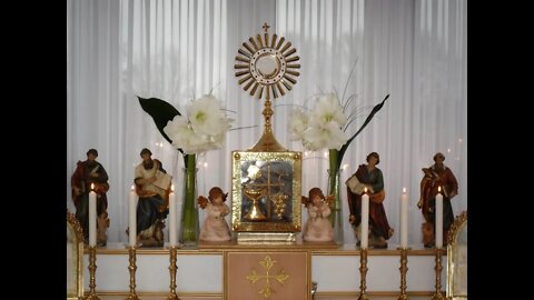 EINE VIERTELSTUNDE VOR DEM ALLERHEILIGSTEN