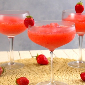 Try Frosé— the Strawberry Frozen Rosé Wine Slushy of Our Dreams