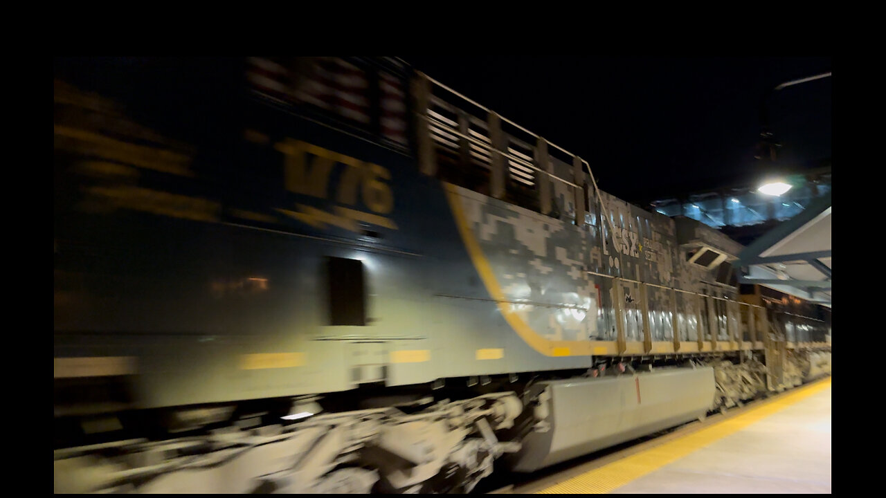 CSX Conrail Heritage Unit and CSX 1776 Veterans Unit Catches on Memorial Day Weekend!