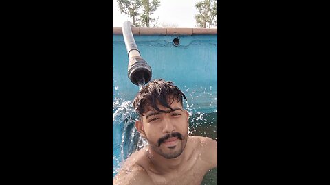 🛁🚿 bath in swimming pool