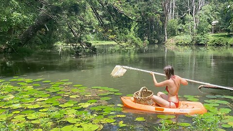 Off Grid Morning Routine: Swimming and Foraging for Tropical Fruit 