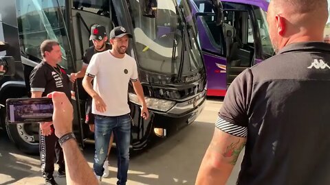 Nenê chegando ao Maracanã para assistir a partida entre Vasco e Sport