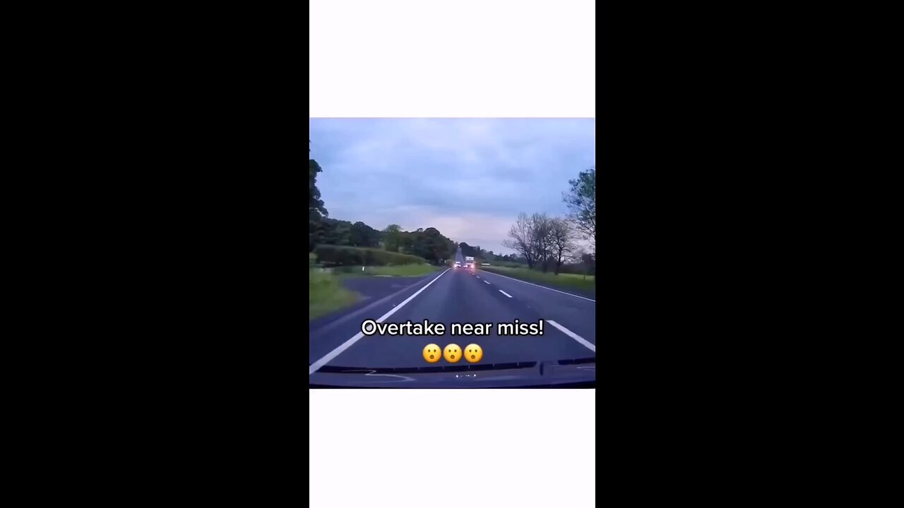 Overtake Nearmiss 😯