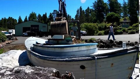 Old boat gets demolished