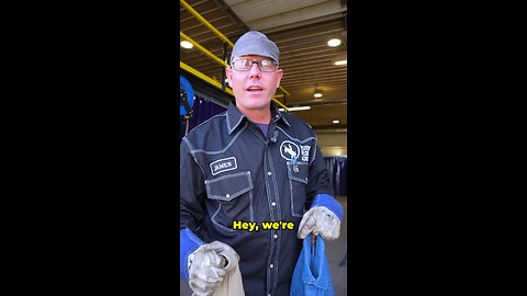 How did he really lose his finger? 🤔 #weldinglife #fyp #hardworkingman #lost #finger #missing