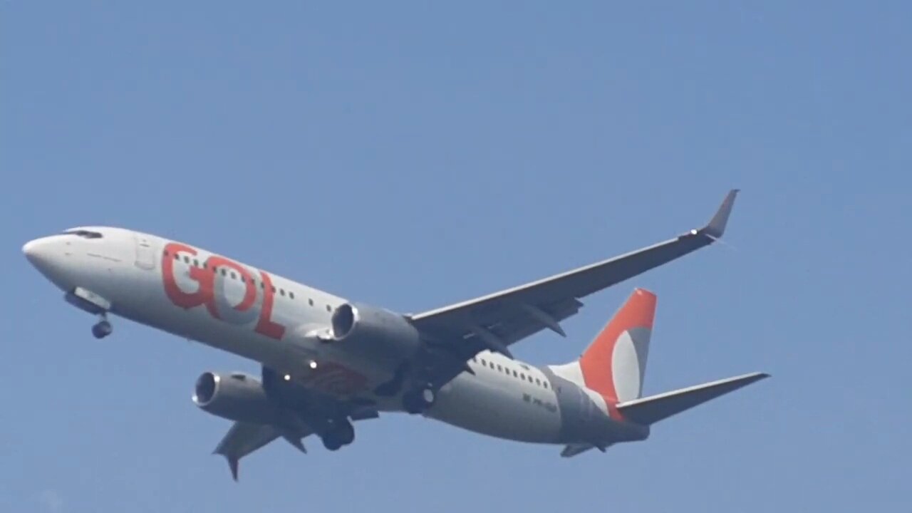 Boeing 737-800 PR-GUI filmado na cabeceira da pista 11 do Aeroporto Internacional de Manaus