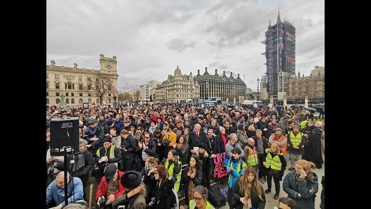 Julian Assange "Stop Extradition Protest" in London with Varoufakis, Vivienne Westwood & more!