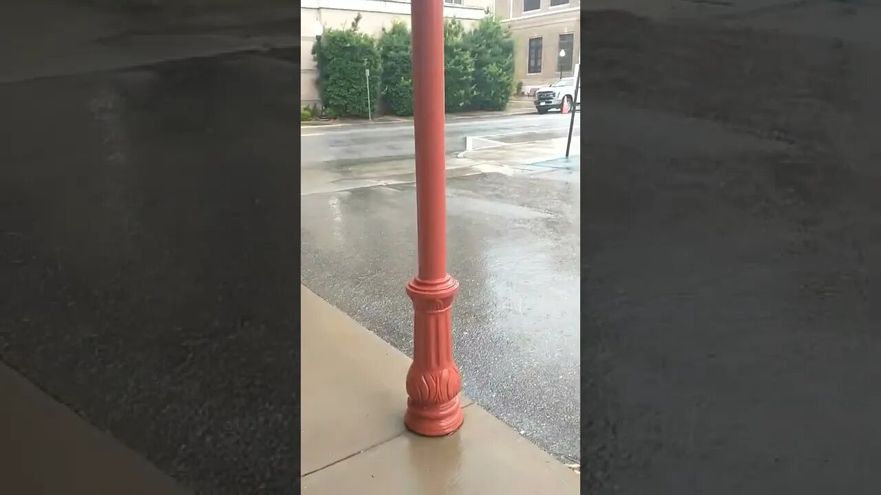 #gangstalking garbage man DELIBERATELY tried to splash me!